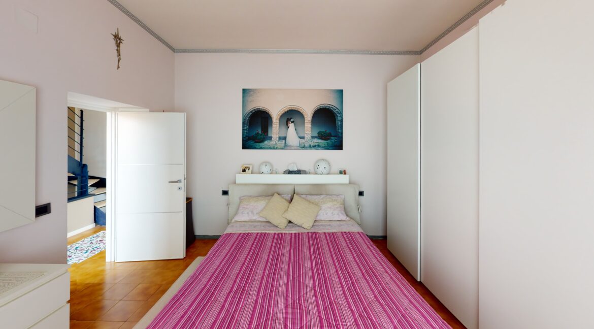 Casa-Via-Matricardi-7-Bedroom
