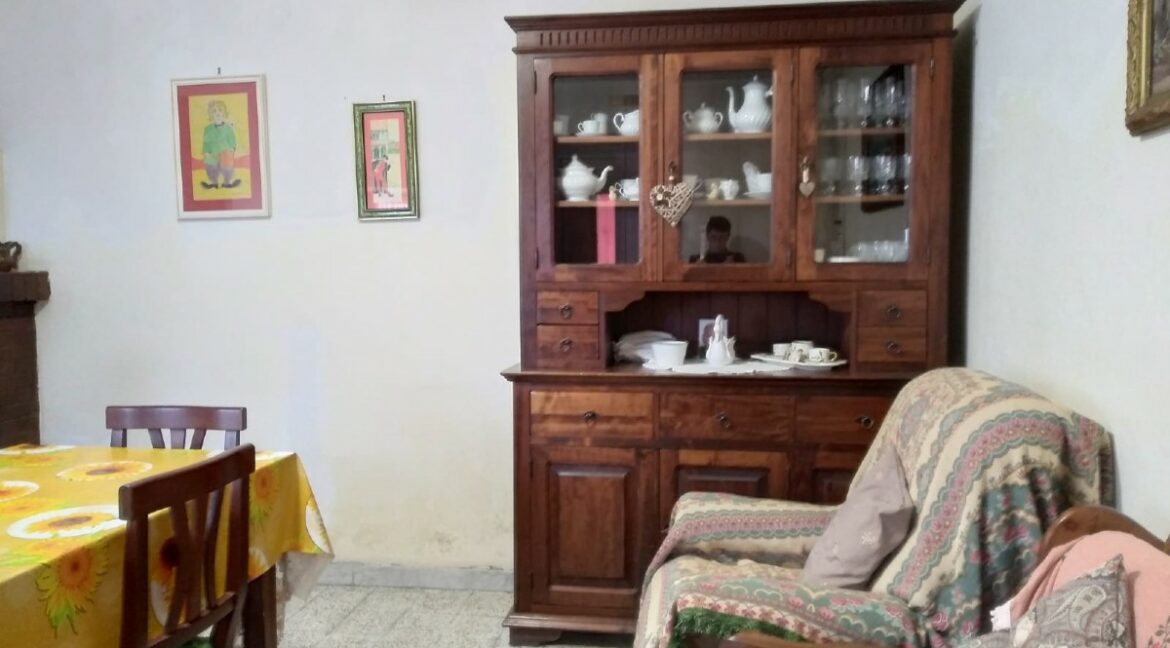 SALA (25)