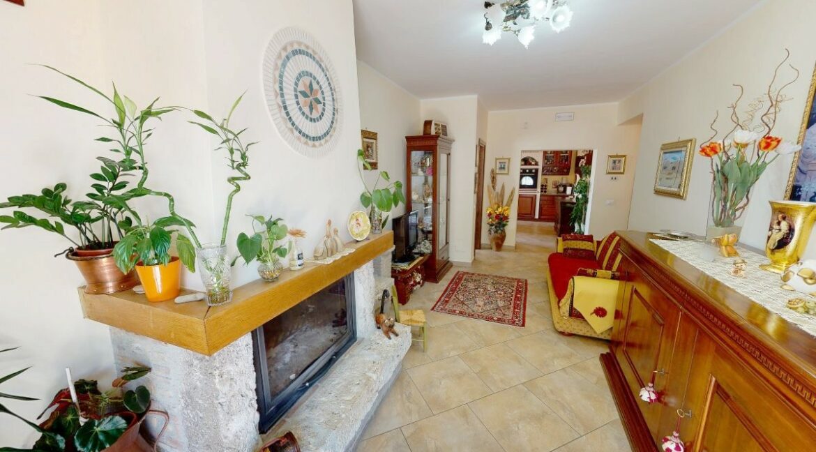 sala con camino pt (2)