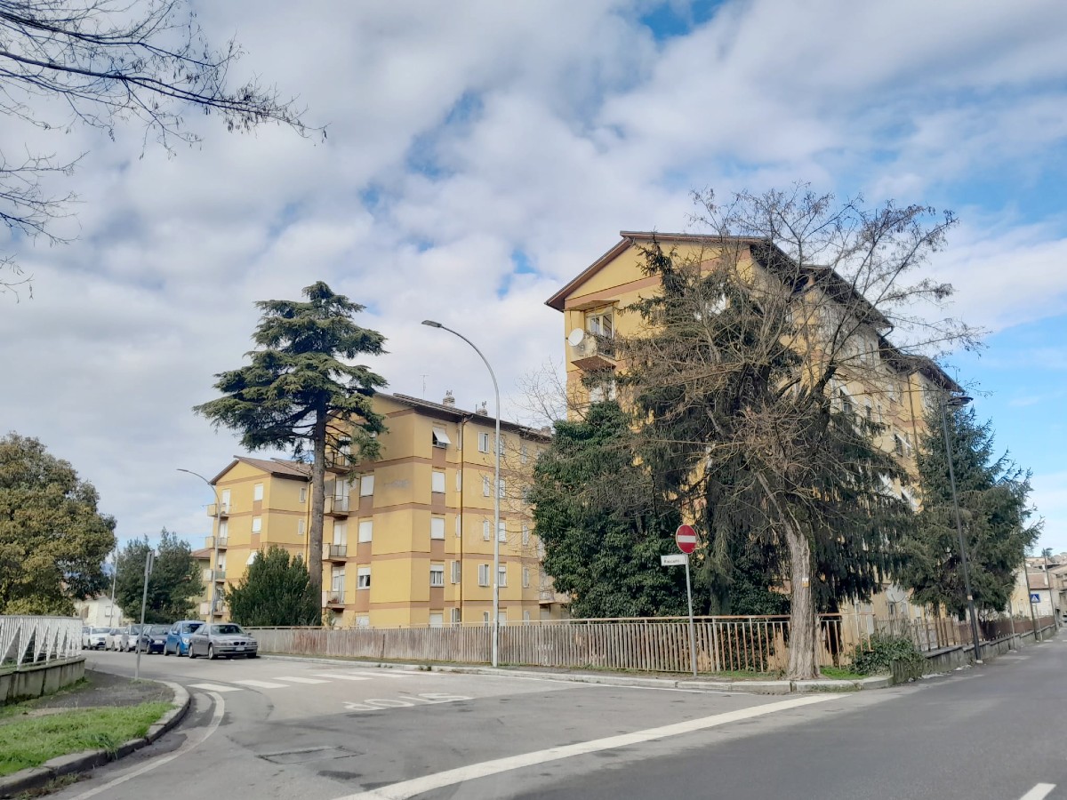 RIETI-PORTA ROMANA Appartamento al terzo piano in buone condizioni (Rif.2398)