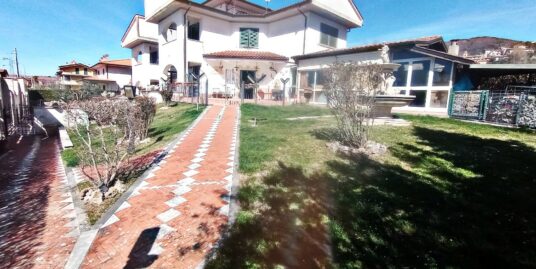 Rieti-Santa Rufina: Villa lussuosa con rifiniture di pregio(Rif. 2427)