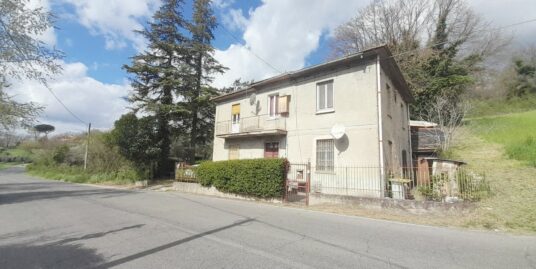 RIETI-LOC.STALLONE: Indipendente Su Due Livelli e Giardino (Rif. 2437)