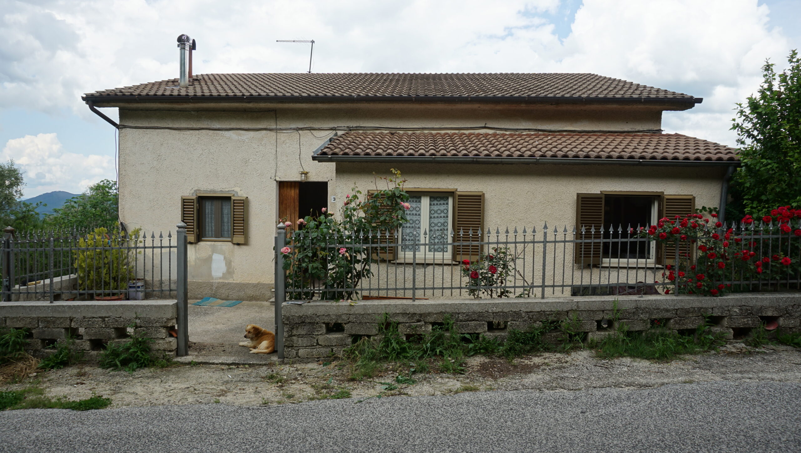 RIETI- CITTADUCALE PENDENZA : Appartamento con ingresso indipendente (Rif. 2451)