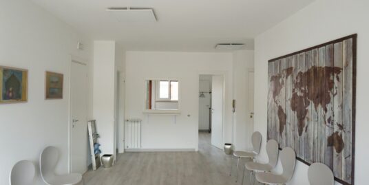RIETI- PASSO CORESE: Appartamento su due livelli con terrazzo perimetrale (Rif. 2516)
