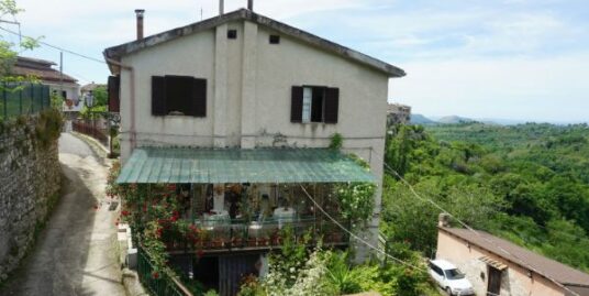 Casaprota – fraz. Collelungo Casa con doppio ingresso indipendente (Rif.2588)