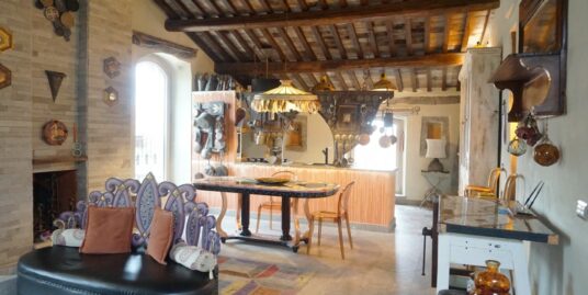 VITERBO: Appartamento al centro mediovale (Rif.2639)