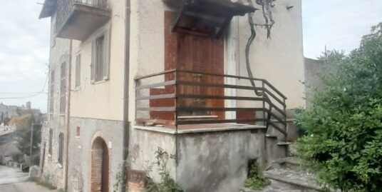 CASAPROTA: Bilocale da ristrutturare (Rif.2645)