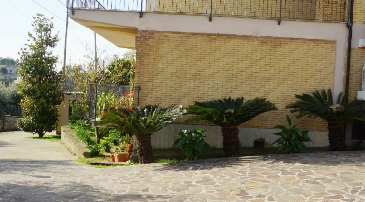 esterno 03