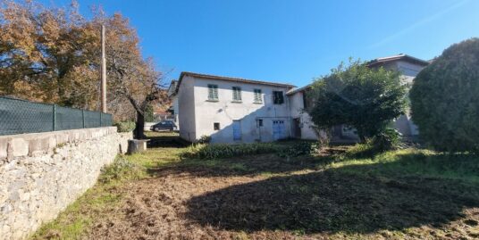 RIETI-VAZIA: Semindipendente su due livelli  con giardino (Rif.2635)