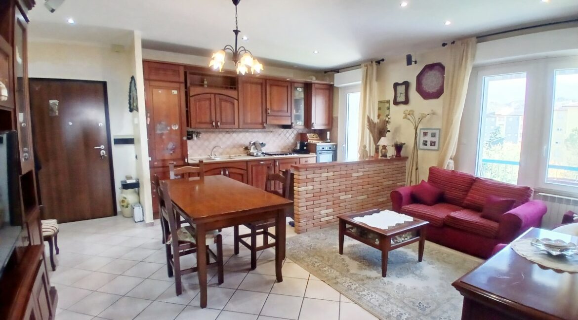 sala con cucina a vista (1)