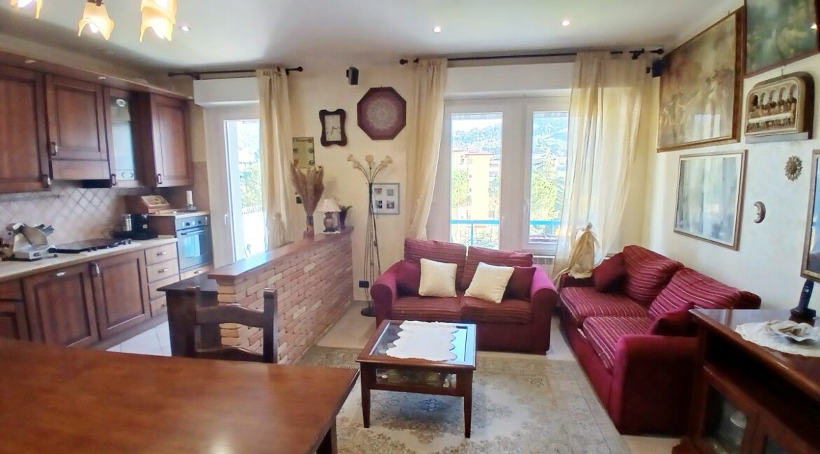 sala con vista cucina