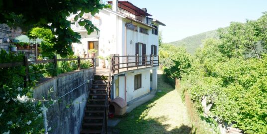 RIETI-POGGIO SAN LORENZO Casa Indipendente con giardino e terreno (Rif.2716)