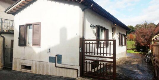 Rieti-Santa Rufina di Cittaducale: Indipendente unico livello con corte esclusiva(Rif.2733)