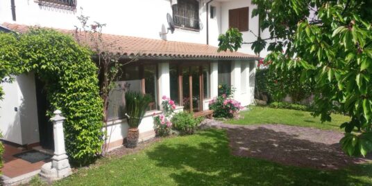Rieti-Santa Rufina di Cittaducale: Appartamento unico livello ristrutturato con giardino(Rif. 2732)