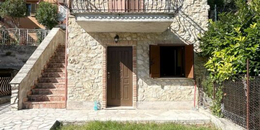 RIETI-PIEDICOLLE Casa Indipendente su due livelli (Rif.2751)
