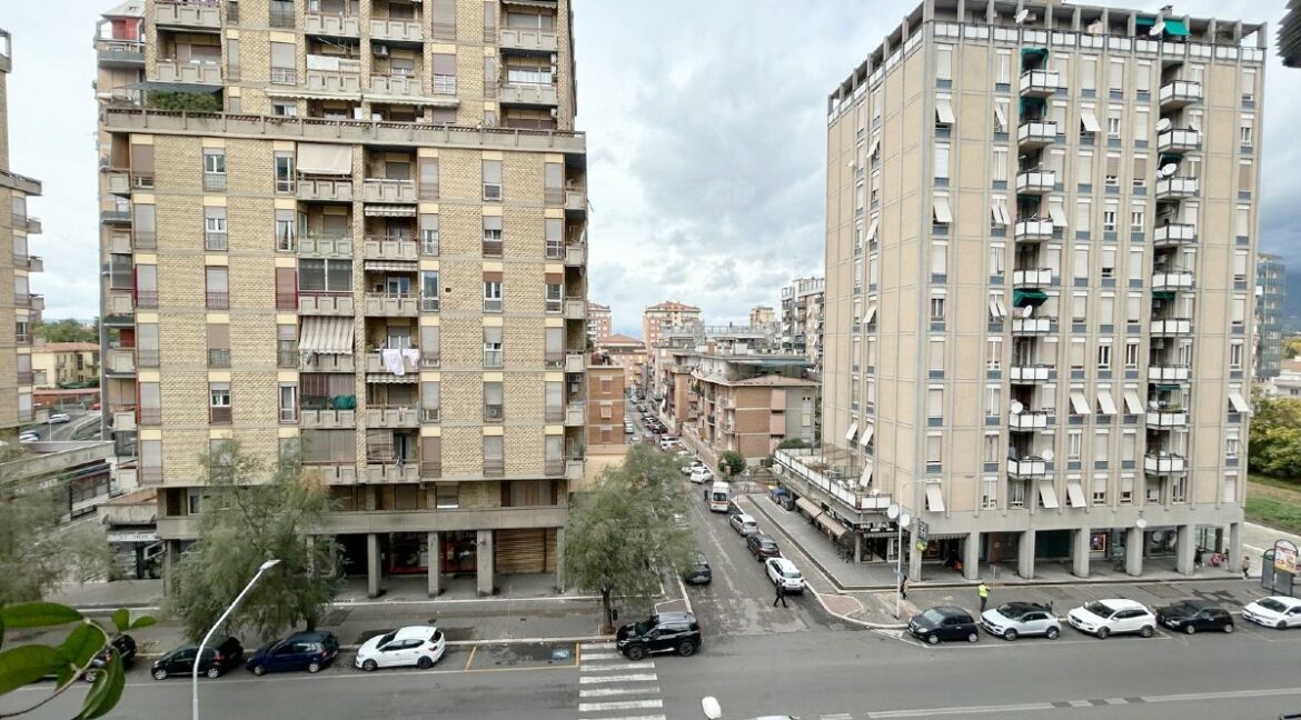 ESTERNO (7)