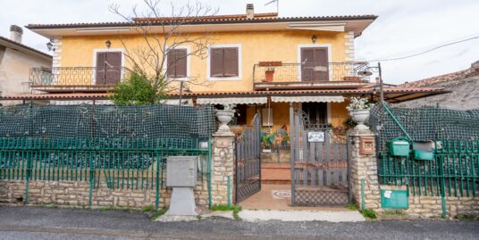 RIETI- SANTA RUFINA: Villa indipendente con piscina (Rif.2773)