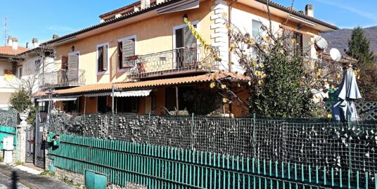 Rieti-Santa Rufina: Appartamento unico livello con corte esclusiva e piscina (Rif. 2797)