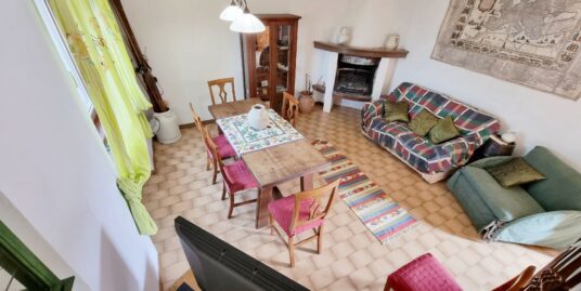 LEONESSA Semi Indipendente su tre livelli (Rif.2808)